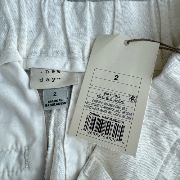 A NEW DAY Tailored Linen Blend Short 2 White High Rise Pleated Summer Neutral - Picture 4 of 12